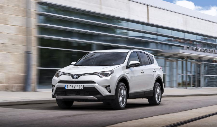  Toyota RAV4 Hybrid 2015 года  (WW) (фото 5 из 38)